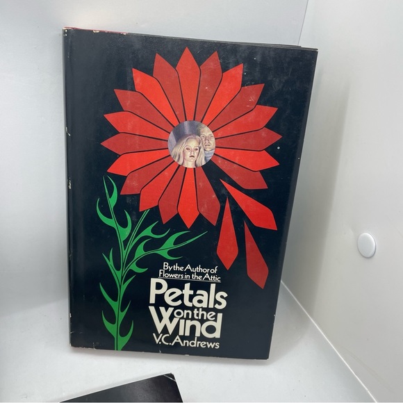 Lot of 3 V.C.Andrews novels. - Picture 3 of 14